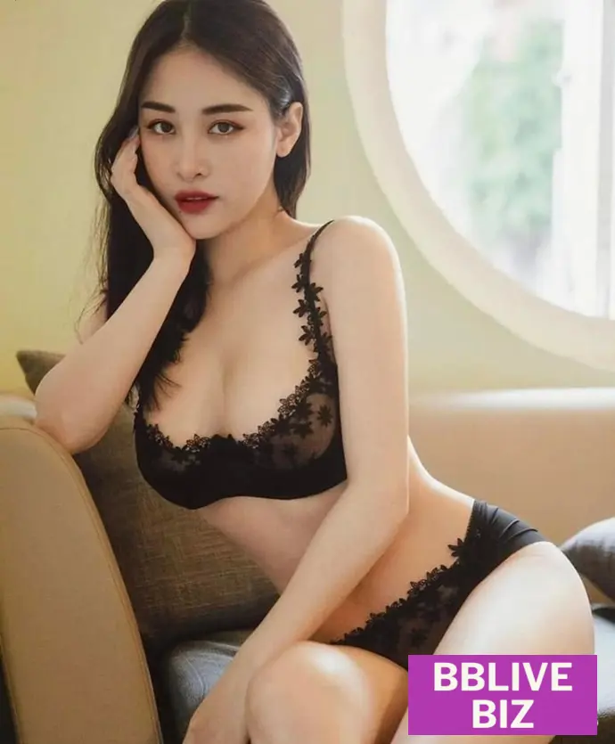 Hotgirl Vũ Thị Ngọc Khánh Khoe Đường Cong Hình 12