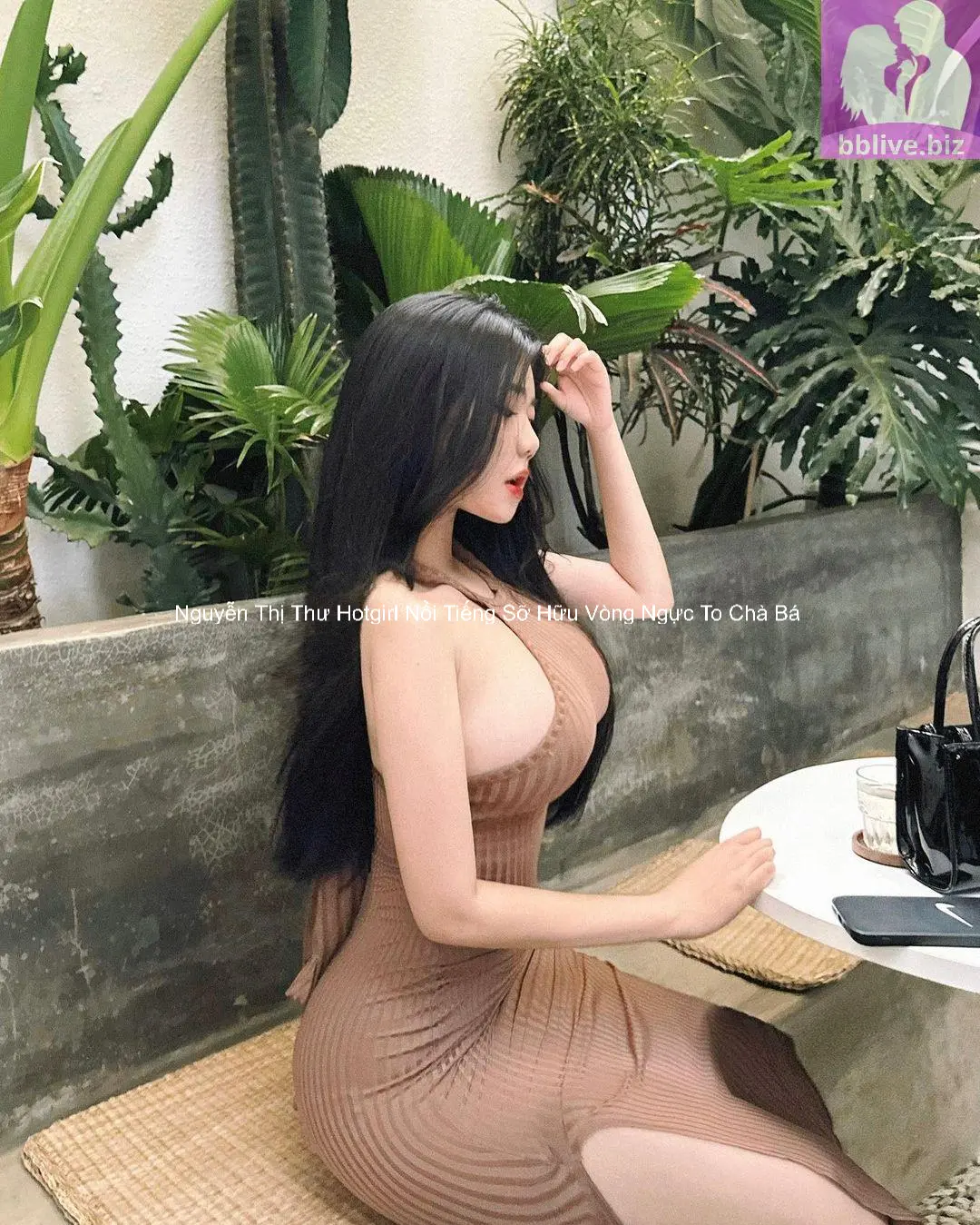 Nguyễn Thị Thư Hotgirl Nổi Tiếng Sỡ Hữu Vòng Ngực To Chà Bá 3